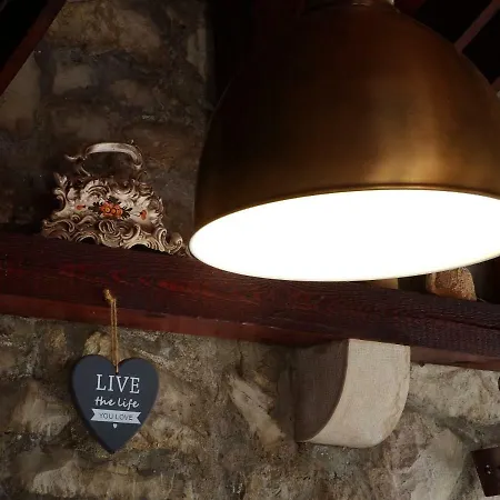 Julia Apartment Split